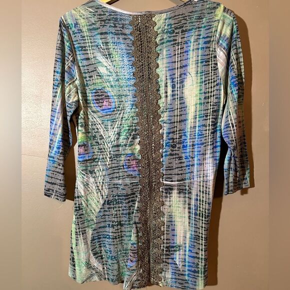 One World Sublimation Top 3/4 Sleeve Peacock Feather Print Size Medium - Picture 5 of 6